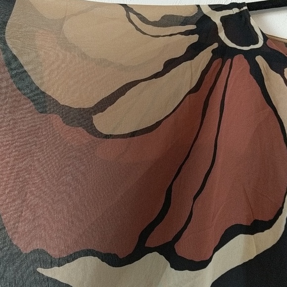 Floral top with built in tank - Picture 2 of 3